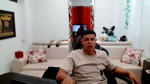Snapshot of alexander_cr chatting on July 10, 8:44 pm Alexander online show from July 10, 8:44 pm