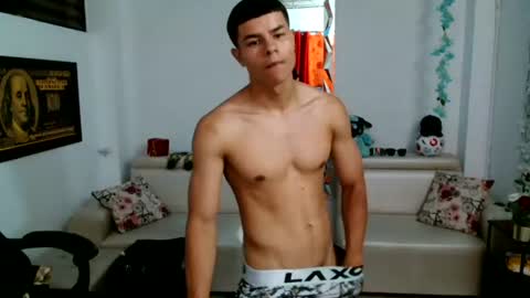 Snapshot of alexander_cr chatting on July 17, 11:20 pm Alexander online show from July 17, 11:20 pm