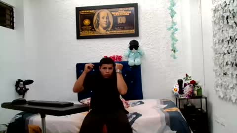 Snapshot of alexander_cr chatting on August 6, 8:55 pm Alexander online show from August 6, 8:55 pm