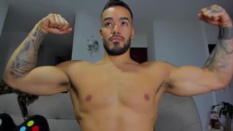 Snapshot of alexander_martines chatting on December 14, 3:51 am Onlyfansalexmartinezwb Instagram alexwbmartinez Twitter martinezcb937 online show from December 14, 3:51 am