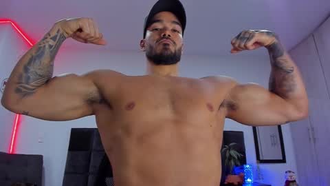 Snapshot of alexander_martines chatting on December 22, 10:36 pm Onlyfansalexmartinezwb Instagram alexwbmartinez Twitter martinezcb937 online show from December 22, 10:36 pm