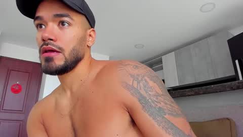 Snapshot of alexander_martines chatting on December 31, 6:02 pm Onlyfansalexmartinezwb Instagram alexwbmartinez Twitter martinezcb937 online show from December 31, 6:02 pm