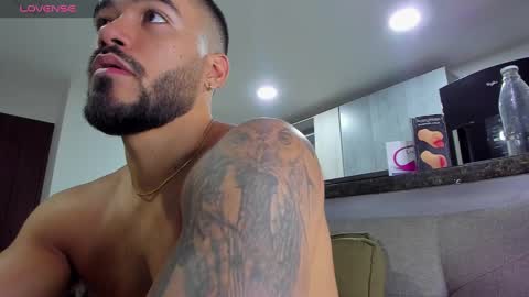 Snapshot of alexander_martines chatting on January 19, 3:29 am Onlyfansalexmartinezwb Instagram alexwbmartinez Twitter martinezcb937 online show from January 19, 3:29 am