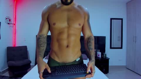 Snapshot of alexander_martines chatting on February 18, 4:15 am Onlyfansalexmartinezwb Instagram alexwbmartinez Twitter martinezcb937 online show from February 18, 4:15 am