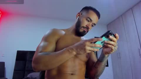 Snapshot of alexander_martines chatting on February 28, 2:09 am Onlyfansalexmartinezwb Instagram alexwbmartinez Twitter martinezcb937 online show from February 28, 2:09 am