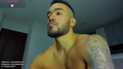 Snapshot of alexander_martines chatting on September 30, 11:10 pm Onlyfansalexmartinezwb Instagram alexwbmartinez Twitter martinezcb937 online show from September 30, 11:10 pm