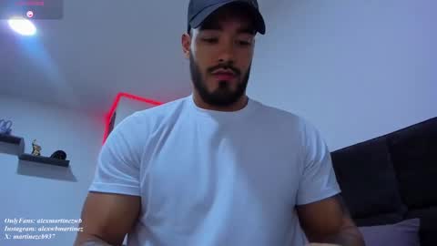 Snapshot of alexander_martines chatting on October 9, 11:03 pm Onlyfansalexmartinezwb Instagram alexwbmartinez Twitter martinezcb937 online show from October 9, 11:03 pm