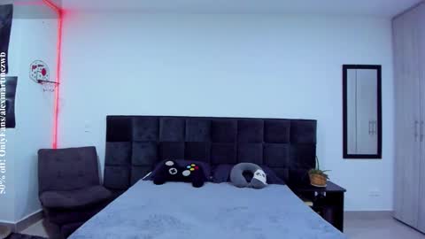 Snapshot of alexander_martines chatting on November 29, 1:52 am Onlyfansalexmartinezwb Instagram alexwbmartinez Twitter martinezcb937 online show from November 29, 1:52 am