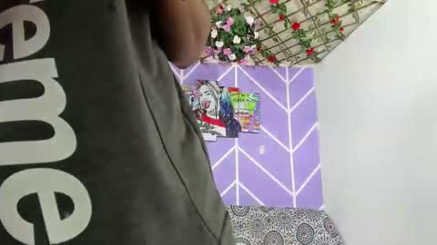 Snapshot of alexandluke1 chatting on February 20, 12:15 pm chicos hot online show from February 20, 12:15 pm