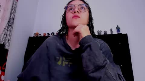 alexandra clauss online show from February 15, 4:14 pm