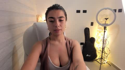 Alexandra Rodriguez online show from February 5, 3:22 am