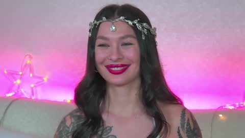 Snapshot of alexandrabloom chatting on January 11, 1:27 am AlexandraBloom online show from January 11, 1:27 am