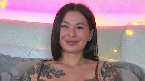 Snapshot of alexandrabloom chatting on January 13, 4:28 am AlexandraBloom online show from January 13, 4:28 am