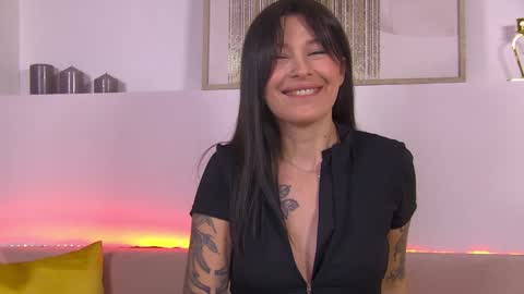 Snapshot of alexandrabloom chatting on January 23, 10:33 pm AlexandraBloom online show from January 23, 10:33 pm