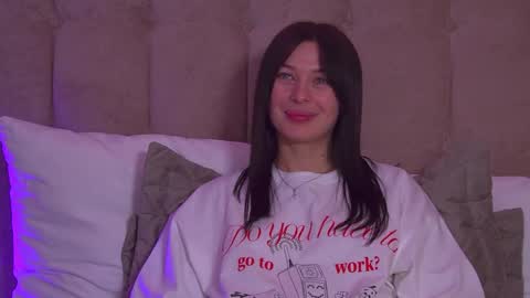 Snapshot of alexandrabloom chatting on January 27, 12:33 am AlexandraBloom online show from January 27, 12:33 am