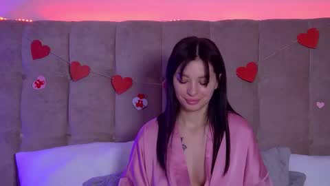 Snapshot of alexandrabloom chatting on February 13, 5:37 am AlexandraBloom online show from February 13, 5:37 am