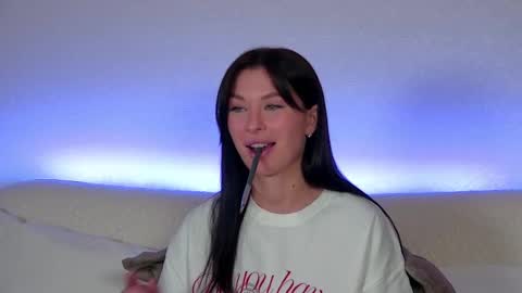 Snapshot of alexandrabloom chatting on March 4, 5:21 am AlexandraBloom online show from March 4, 5:21 am