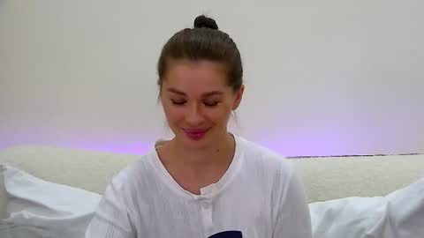 Snapshot of alexandrabloom chatting on October 1, 7:53 pm AlexandraBloom online show from October 1, 7:53 pm