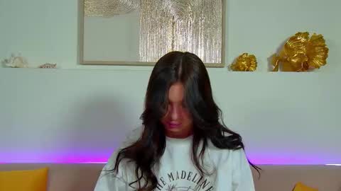 Snapshot of alexandrabloom chatting on November 10, 6:51 pm AlexandraBloom online show from November 10, 6:51 pm