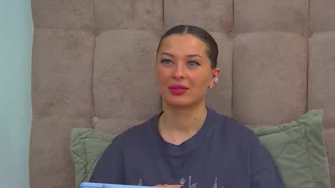 AlexandraBloom online show from March 16, 5:44 am