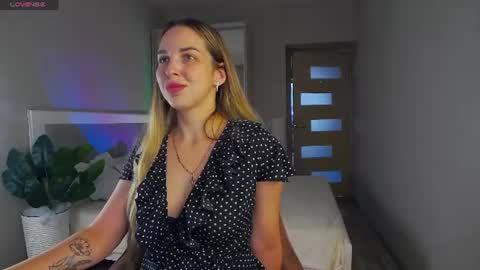 Snapshot of alexandracandy chatting on June 23, 12:47 pm alexandracandy online show from June 23, 12:47 pm
