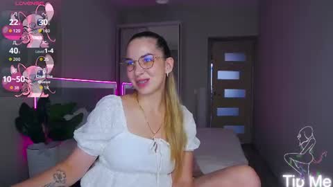 Snapshot of alexandracandy chatting on June 24, 2:27 pm alexandracandy online show from June 24, 2:27 pm