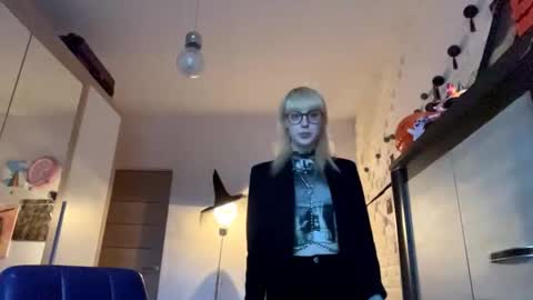 Lia online show from November 13, 2:05 pm