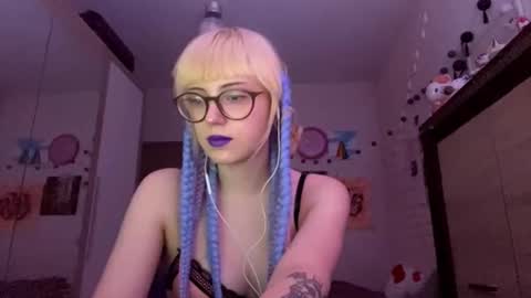 Lia online show from December 1, 2:33 pm