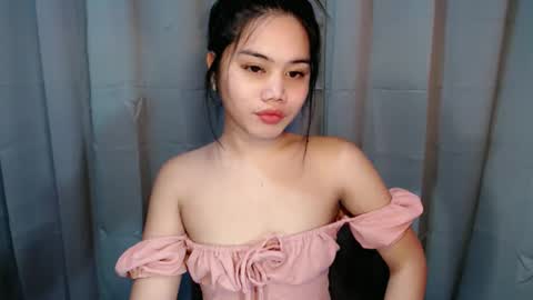 Snapshot of alexandralovely_9 chatting on May 4, 11:28 am Andrea online show from May 4, 11:28 am