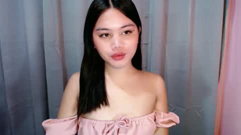 Snapshot of alexandralovely_9 chatting on May 19, 11:22 pm Andrea online show from May 19, 11:22 pm