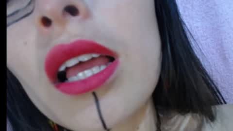 Snapshot of alexandrasaen chatting on November 3, 10:32 pm alexandrasaen online show from November 3, 10:32 pm