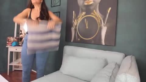 Snapshot of alexanikole chatting on May 19, 7:37 am AlexaNikole online show from May 19, 7:37 am