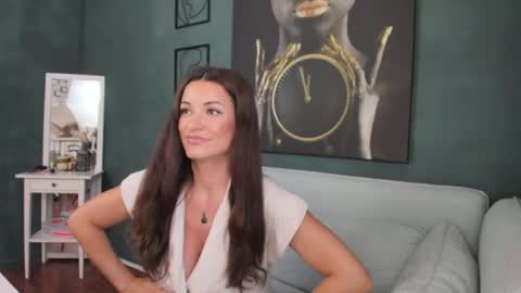 Snapshot of alexanikole chatting on July 28, 8:54 am AlexaNikole online show from July 28, 8:54 am