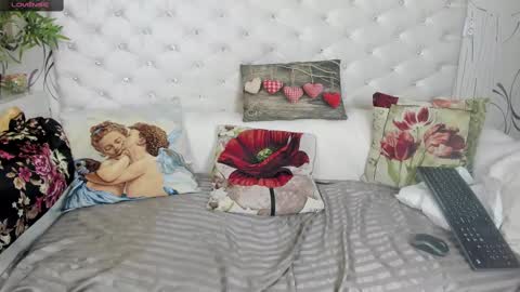 Snapshot of alexasmitt chatting on February 9, 4:57 am Alexa online show from February 9, 4:57 am