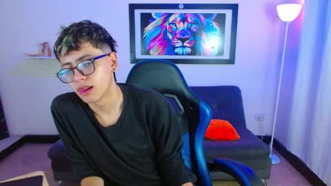alex online show from May 4, 1:18 pm
