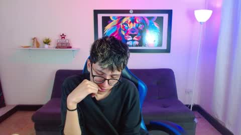 alex online show from June 3, 2:33 pm