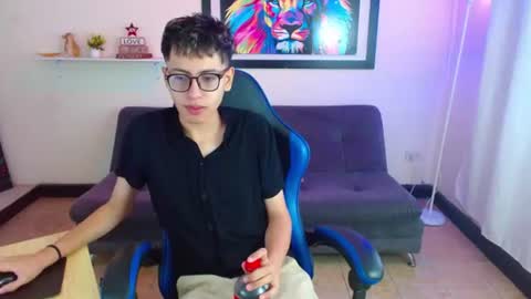alex online show from June 8, 1:33 pm