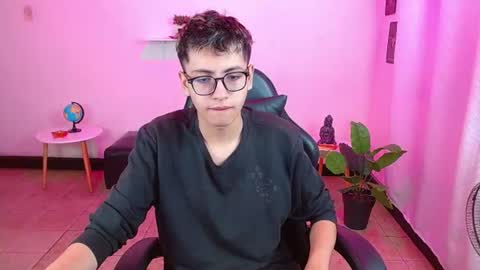 alex online show from June 18, 3:38 pm