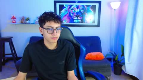 alex online show from July 25, 8:39 pm