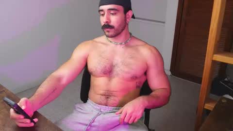 Snapshot of alexdimartino chatting on September 12, 12:33 am Alex Dimartino online show from September 12, 12:33 am