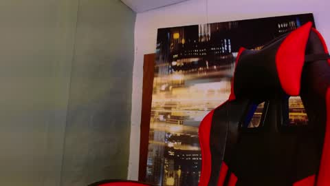 alexgiraldo__ online show from May 2, 4:56 pm