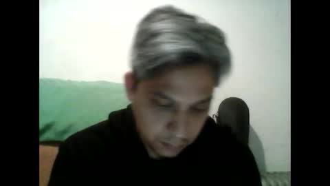 Snapshot of alexgrey82 chatting on April 27, 4:21 am alexgrey82 online show from April 27, 4:21 am