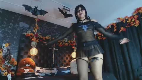 Alex online show from October 5, 6:39 pm