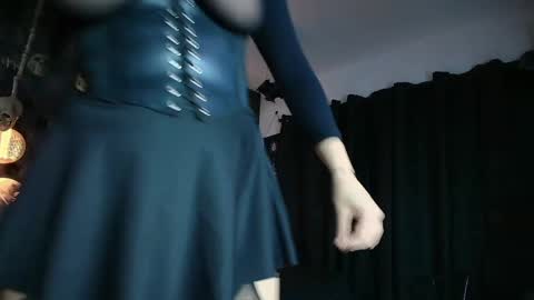 Snapshot of alexhoe_ chatting on May 6, 6:57 pm Alex online show from May 6, 6:57 pm