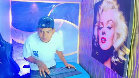 alexi_hot23 online show from June 7, 7:28 pm