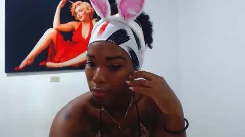 Snapshot of alexia_sinclaire24 chatting on November 1, 12:56 am alexia_sinclaire24 online show from November 1, 12:56 am