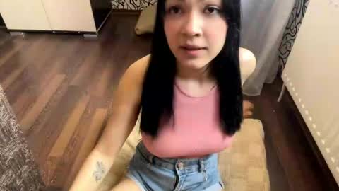 Emila online show from May 17, 9:06 am
