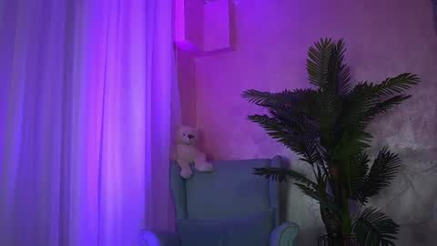Snapshot of alexiapink chatting on June 29, 10:15 am Alexia online show from June 29, 10:15 am