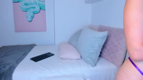 Snapshot of alexis_rosses chatting on February 15, 12:37 am Alexiis 3 online show from February 15, 12:37 am