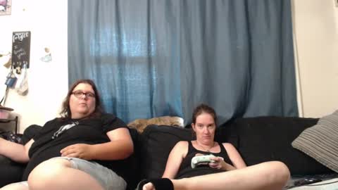 Snapshot of alexisandtherest chatting on July 5, 11:34 pm Alexis online show from July 5, 11:34 pm